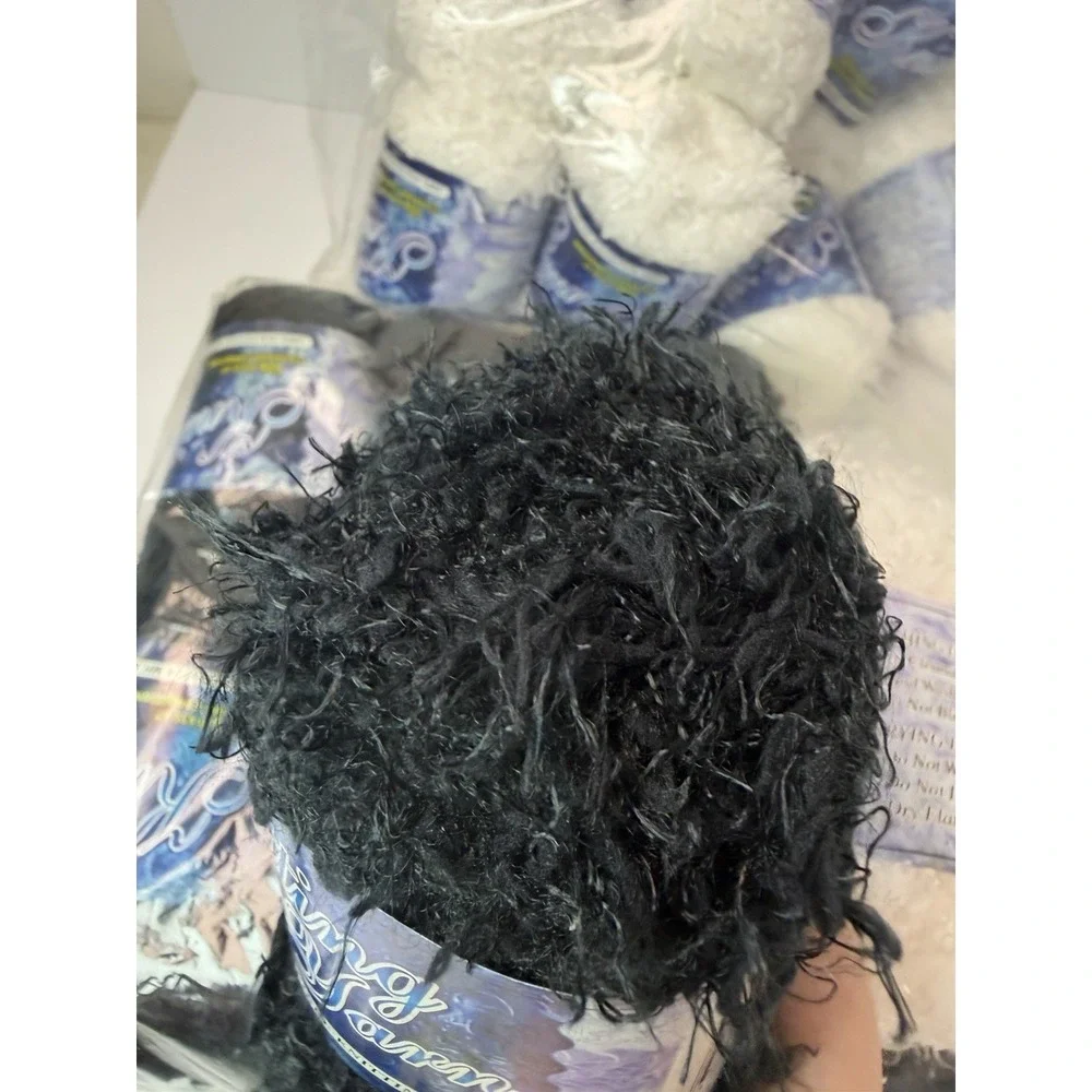 Knitting Yarn 100% Polyester Micro-fiber Black & White Eyelash Fuzzy Yarn Lot 16